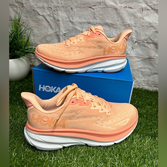 Hoka Clifton 9 Cantaloupe / White women size    10 new with box - Picture 10 of 17